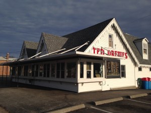We spent ages crawling out of St. Louis the slow way to experience the heady draw of Ted Drewes Frozen Custard "concretes"! We eventually arrived only to find it was shut until Valentine's Day :-(